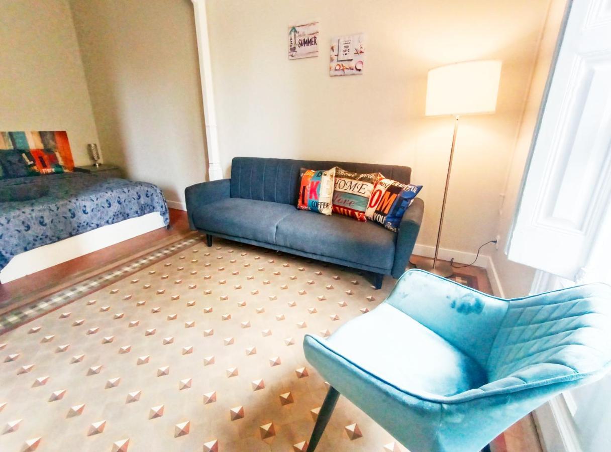 By Plaza Catalunya Rooms Barcelona Bagian luar foto