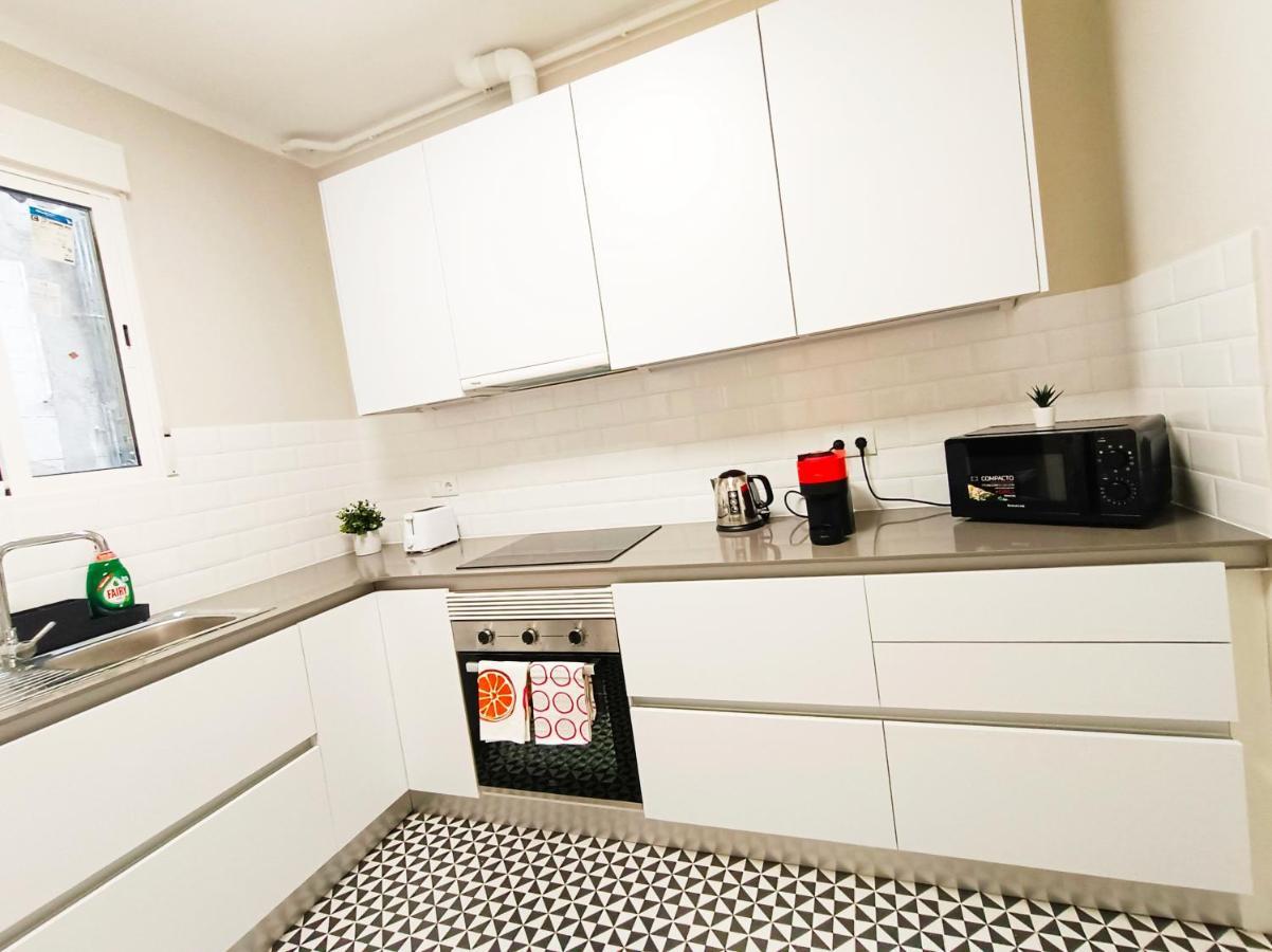 By Plaza Catalunya Rooms Barcelona Bagian luar foto